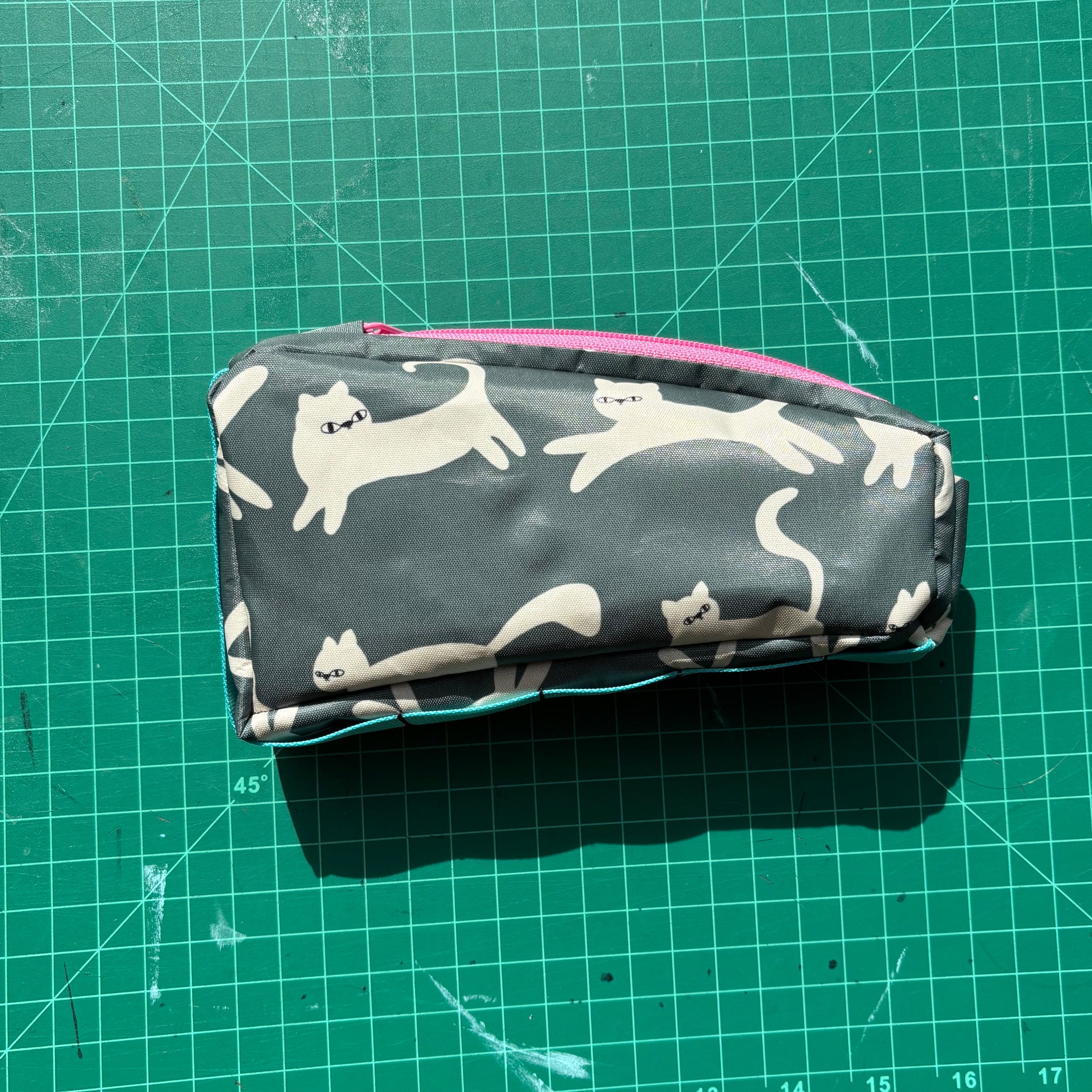 Top tube bag - Cat print w/ pink zipper & blue webbing